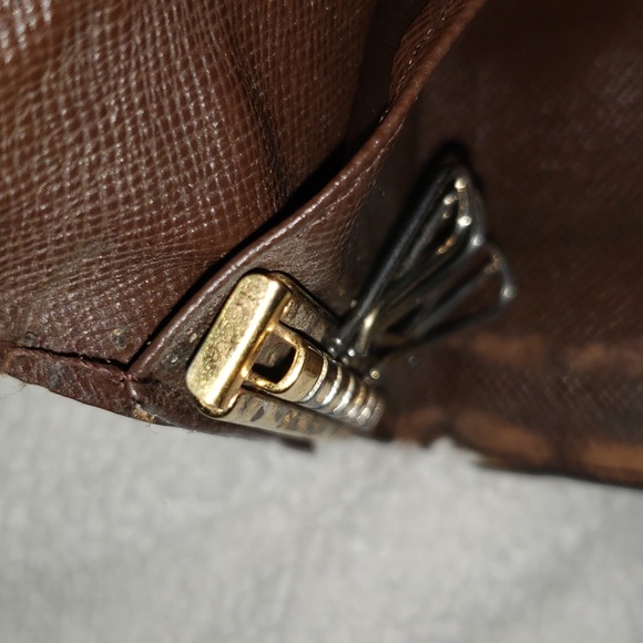 Well Loved Louis Vuitton Damier Ebene Key Cles Date codeCT0074 - Picture 13 of 16